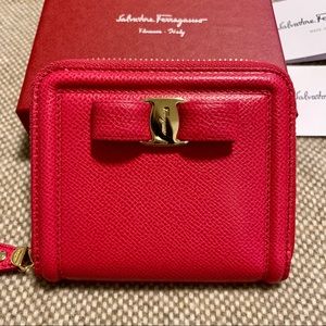 Salvatore Ferragamo Vera bow zip-around wallet